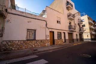 Casa adossada a Carrer DIVUIT