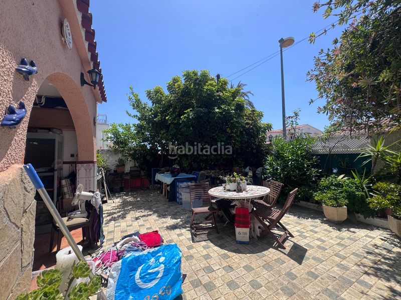 Foto f0d77ab3-d4f2-498f-9b92-87f89cdbb452. Casa amb aparcament a mar Cambrils Cambrils