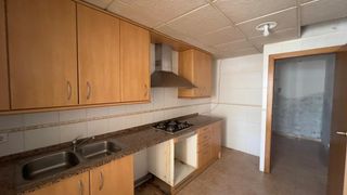 Appartamento  Carrer portal nou del. Amplio piso de 4 habitaciones con parking en valls.