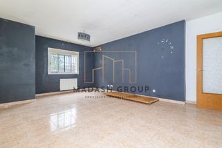 Pis  Carrer portal nou del. Amplio piso de 4 habitaciones con parking en valls.