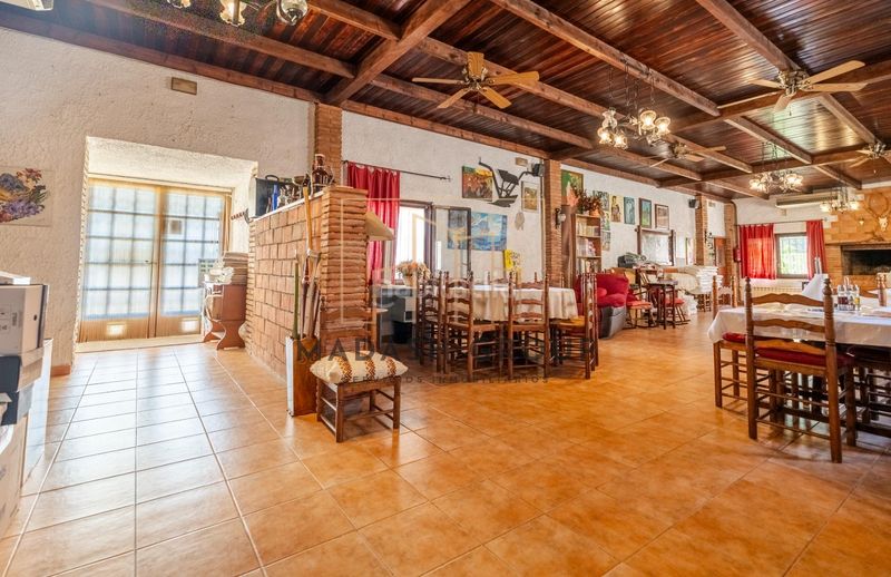 Foto 7bd53289-a99e-4d73-a489-42556977c394. Casa amb calefacció aparcament a Botarell