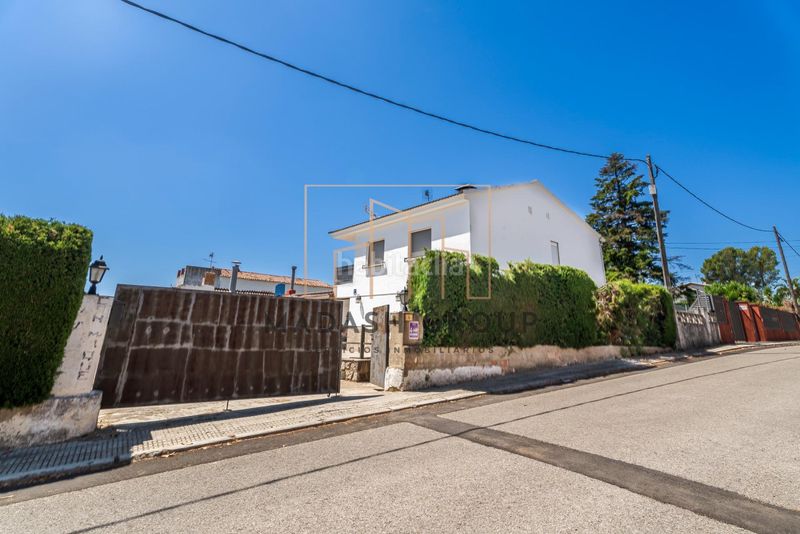 Foto a34432a0-aa7d-4a44-9e86-a817cfd2769c. Casa amb calefacció aparcament a Botarell