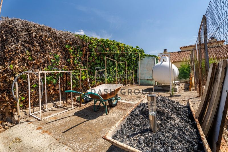 Foto bf906976-f20d-4fef-9845-015155496b63. Casa amb calefacció aparcament a Botarell