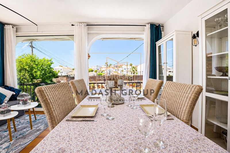 Foto 0d68ef4e-9566-41c6-a7cb-3a5abd15f7fc. Casa con riscaldamento parcheggio piscina in Cunit residencial Cunit