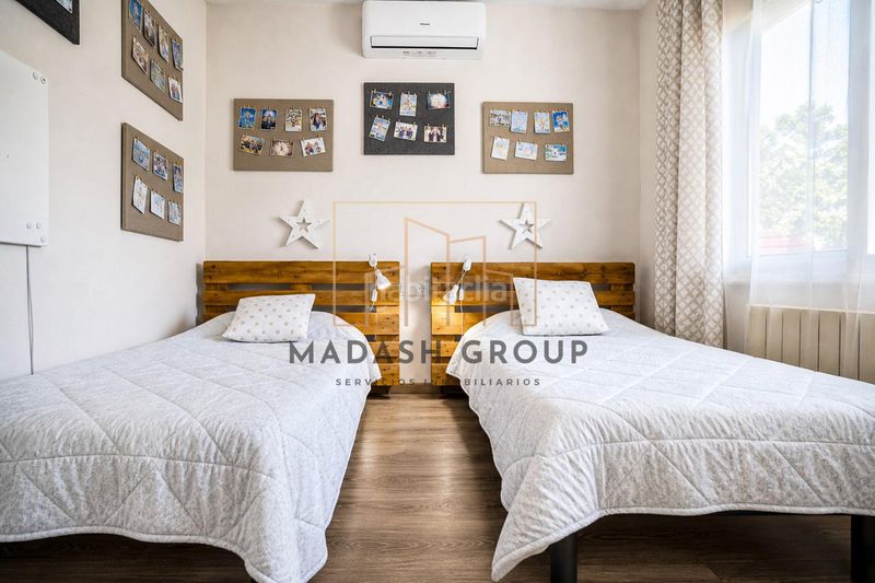 Foto 5926efe0-a2bd-4ed0-b8e7-2c6a1d4578d2. Casa con riscaldamento parcheggio piscina in Cunit residencial Cunit