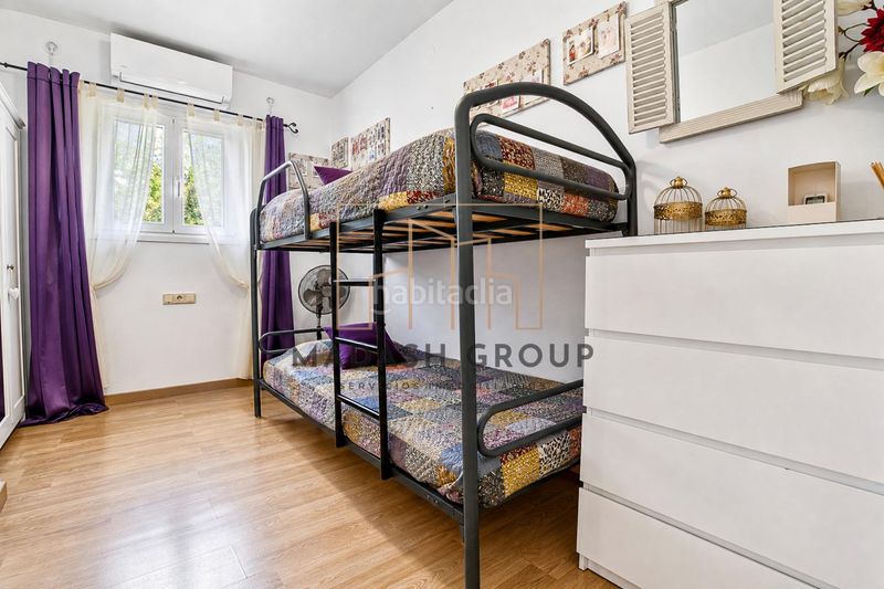 Foto 5e4b74e4-6683-4b2d-8c29-d1ab2ae02191. Casa con riscaldamento parcheggio piscina in Cunit residencial Cunit