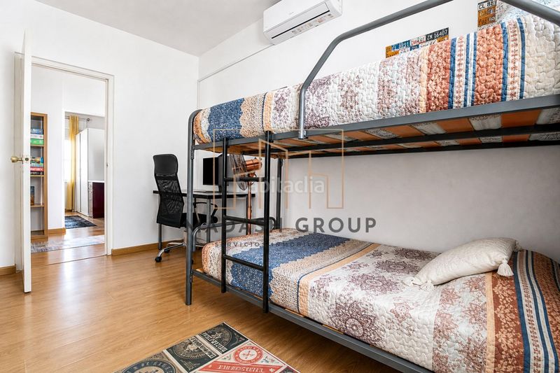 Foto ad1c837d-bdd3-44a2-a662-819984b843a9. Casa con riscaldamento parcheggio piscina in Cunit residencial Cunit