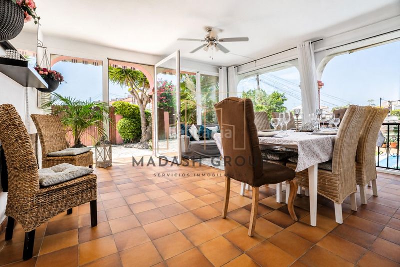 Foto b0e680f4-bf2f-43dd-afa4-57eee8ff48ca. Casa con riscaldamento parcheggio piscina in Cunit residencial Cunit