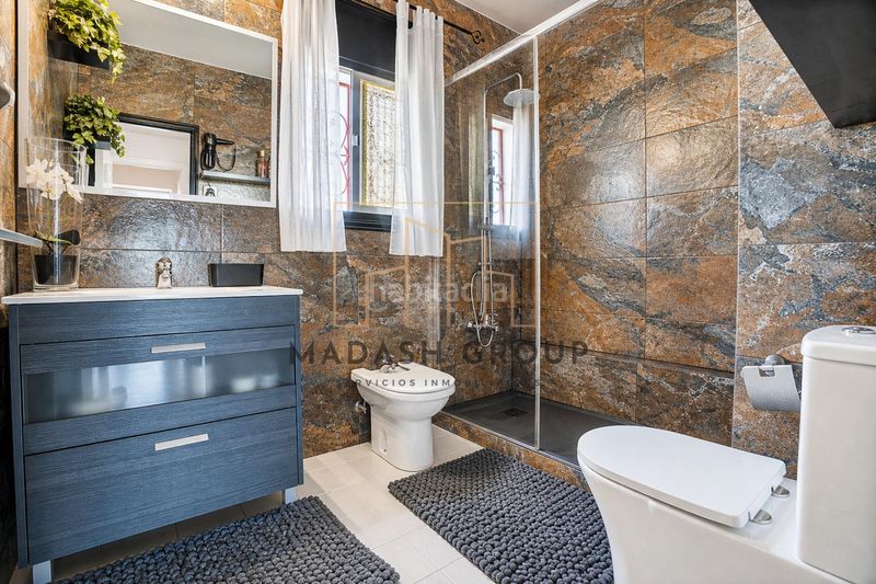 Foto c575ca27-3ea0-4b80-a698-36eb02bb3f2e. Casa con riscaldamento parcheggio piscina in Cunit residencial Cunit