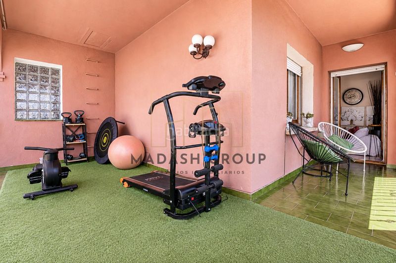 Foto ca6a9e9e-fd82-457b-adbe-96c936299b7c. Casa con riscaldamento parcheggio piscina in Cunit residencial Cunit
