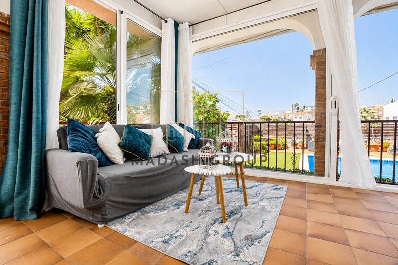 Foto ec336be6-e352-461a-953a-46214ff73462. Casa con riscaldamento parcheggio piscina in Cunit residencial Cunit