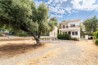 Chalet  Carrer pla de l'era el. Chalet independiente en venta en cap salou con jard�n, 4 habitac