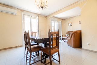 Piso  Carrer barceloneta. Gran piso en venta en valls  125 m2 útiles, 4 habitaciones y dos