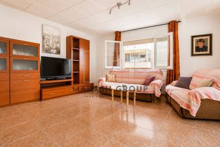 Flat  Carrer cambrils. Piso en venta en salou con 4 habitaciones y gran terraza a dos c