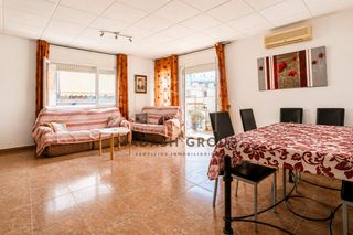 Flat  Carrer cambrils. Piso en venta en salou con 4 habitaciones y gran terraza a dos c
