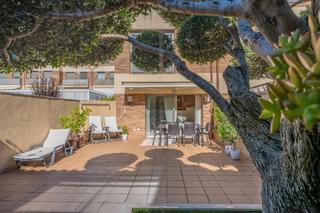 Casa aparellada  Doctor ramon i cajal. Casa pareada en el vendrell, zona bonavista a 700m de la playa,