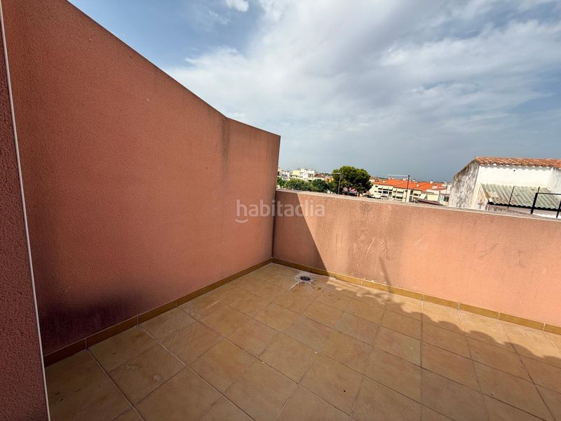 Foto 053d755e-35a6-41ac-bbab-a9b11ed9c0db. Casa aparellada amb calefacció aparcament a Canonja (la)