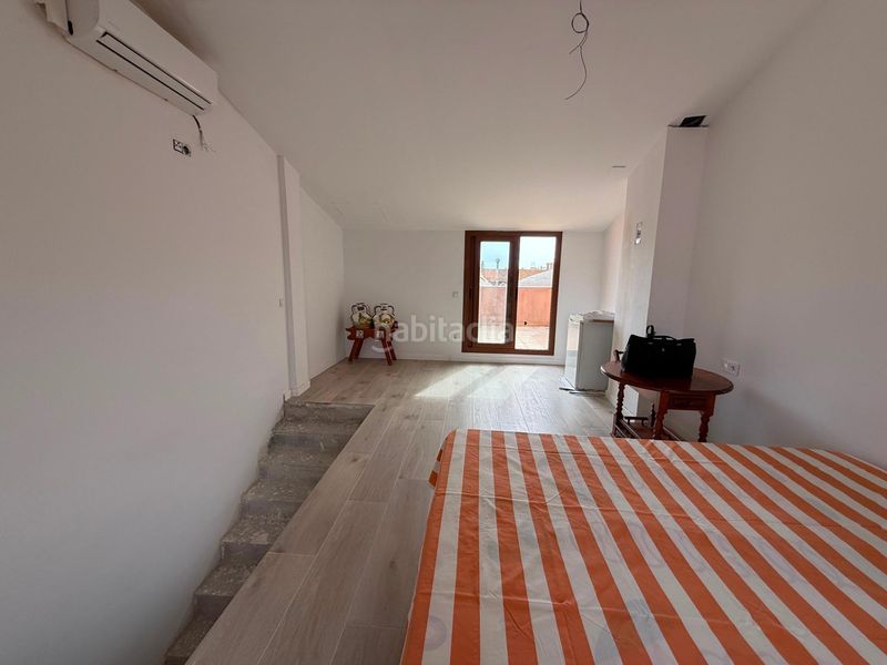 Foto 0f88bd9c-5e50-47ca-971f-d72765c58a61. Casa aparellada amb calefacció aparcament a Canonja (la)