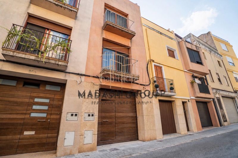 Foto 5621f69c-ed64-4abc-97c2-b3676b652206. Casa aparellada amb calefacció aparcament a Canonja (la)