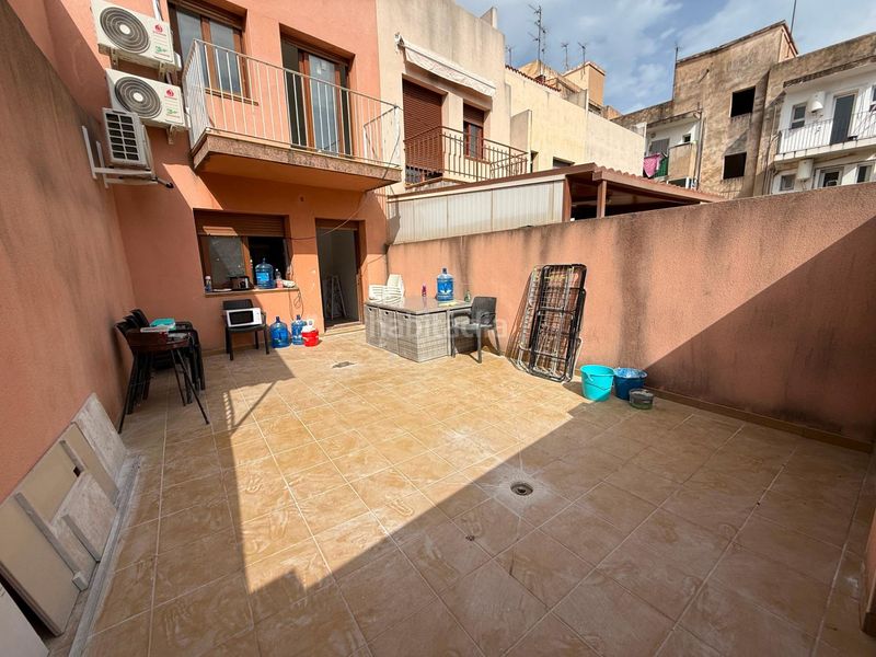 Foto 6fef88d0-b392-4f8a-b7b4-90e7fa1fba21. Casa aparellada amb calefacció aparcament a Canonja (la)