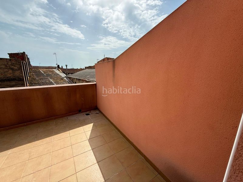 Foto c2fb0b8c-d775-453a-9c05-eb18c0e5dd5e. Casa aparellada amb calefacció aparcament a Canonja (la)