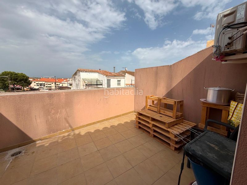 Foto d09c0914-f7c0-4f6f-9cde-e929f09cab01. Casa aparellada amb calefacció aparcament a Canonja (la)