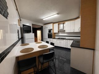 Flat  Calle vuit. Piso de 120 m2 completamente amueblado