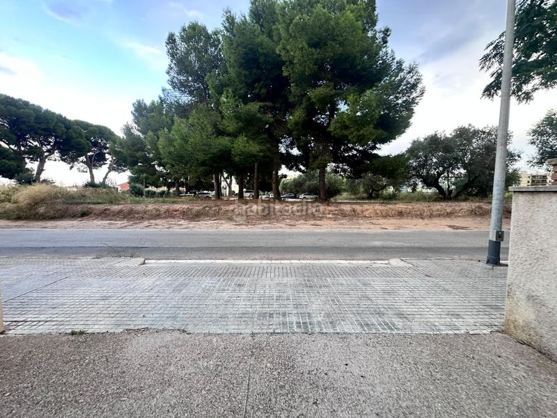 Foto b0a396c9-e8de-41cc-b717-4a68bc7d0b05. Aparcament cotxe a Els Esquirols Cambrils
