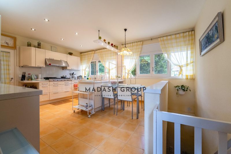 Foto 0ceeed8d-3392-4408-9c54-1609cc02320b. Casa amb calefacció aparcament piscina a Mestral Reus