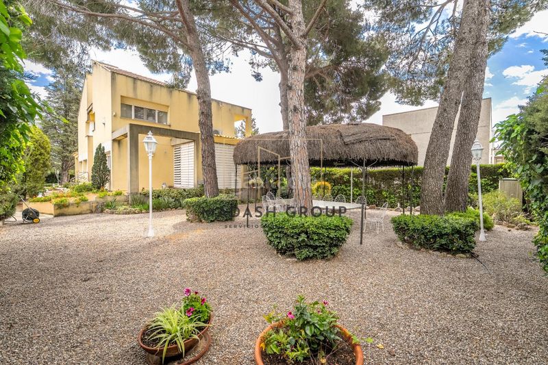 Foto 629ba998-b82d-4f8e-bba5-a43a49347259. Casa amb calefacció aparcament piscina a Mestral Reus