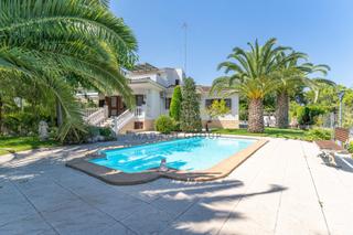 Xalet  Carretera florimar. Descubre el hogar de tus sueños en boscos de tarragona.