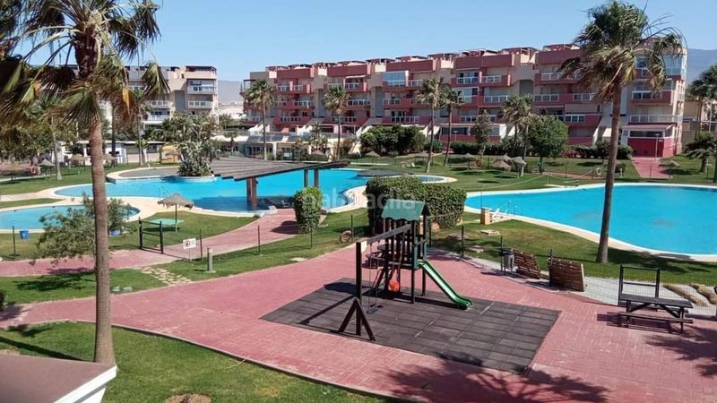 Foto 2a851c02-1860-4d78-9f87-8d983511554d. Rent flat in n/a in Almerimar Ejido (El)