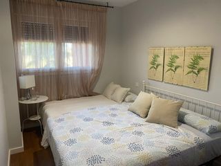 Rent Flat in Calle rector federico mayor zaragoza 21. Septiembre a junio solo funcionarios