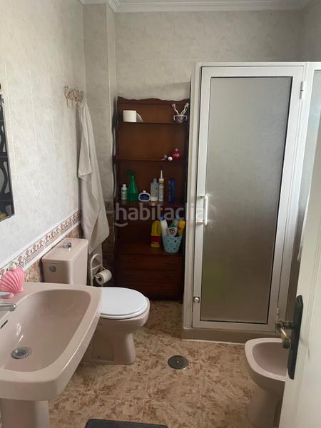 Foto 5887138a-8d0f-4f48-99f8-52e928133fee. Alquiler casa en calle violeta 35 larga temporada solo funcionarios en Roquetas de Mar