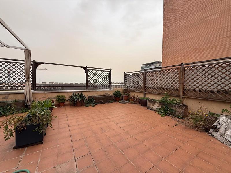 Foto 85868d8f-005b-409f-ae47-505a69a934c8. Duplex with heating parking in Centre Sabadell