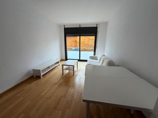 Pis a Carrer de frederic soler 78. Bonic pis seminou per entrar a viure de 3 habitaciones àmplies i