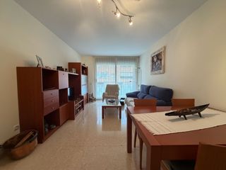 Pis a Casablanca. Bonito piso de 100m2 para entrar a vivir de 4 habitaciones todo