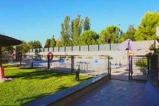 Casa adossada  Calle manuel azaña. Chalet de lujo completamente reformado con eficiencia energética
