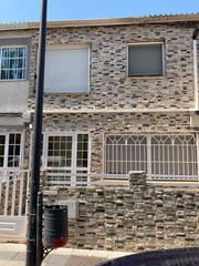 Chalet  Calle madre maravillas. Chalet adosado en excelente estado en getafe – 2 plantas, 4 dorm