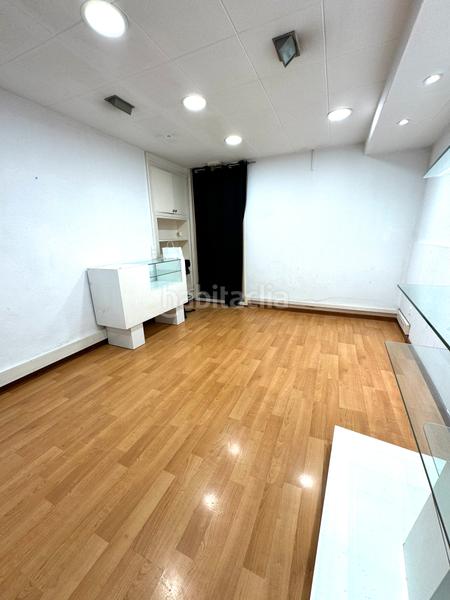 Foto 7f5233aa-5e3c-465d-8d24-76d9d58193e9. Local comercial local en venta en pleno centro en Manresa