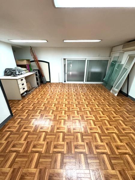 Foto 81adb432-8da2-4780-a213-e6eeeb1132c1. Local comercial local en venta en pleno centro en Manresa