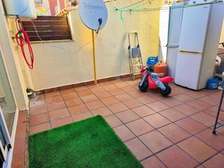 Flat in Carrer de ramon llull 148. Piso en zona centro con terraza con inquilinos para inversores