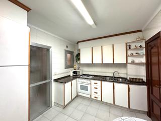 Flat in Font dels Capellans - Sagrada Familia. Piso de 4 habitaciones en manresa
