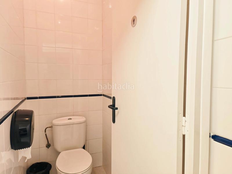 Foto ccfe4a81-5cc3-4425-9a68-1f0f7f7409d2. Rent business premise with heating in Centre Rubí