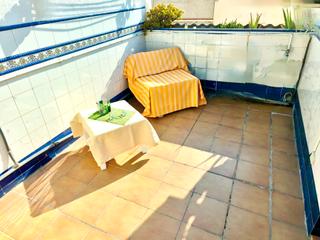Casa aparellada  Carrer mare de déu de las angustias. Casa de 4 habitaciones 2 baños, parking, terraza,