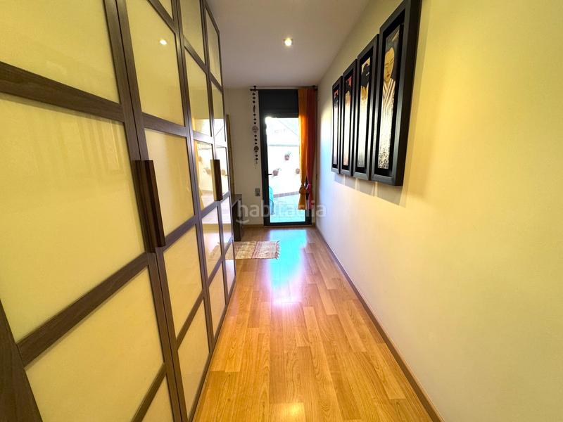 Foto fb9d24b3-e51c-4bef-b392-017639693830. Piso excelente piso con terraza en venta en Carretera de Vic - Remei Manresa