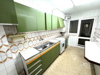 Pis a Carretera de Vic - Remei. Piso de 4 habitaciones en venta en manresa , ideal inversores