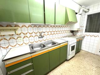 Piso en Carretera de Vic - Remei. Piso de 4 habitaciones en venta en manresa , ideal inversores