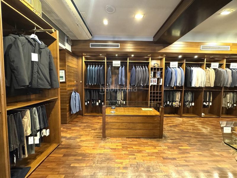Foto e460f921-7bdf-4852-b024-68c0f61fc8b2. Local comercial a Barri Antic Manresa