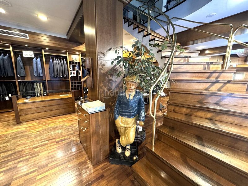 Foto f7d17298-d29d-477d-b1c6-a6ac15ea1e92. Local comercial a Barri Antic Manresa